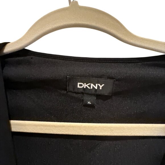 DKNY Black Sheer Chiffon Pleated Blouse V Neck Long Sleeve XL Whimsygoth Career - Picture 2 of 9